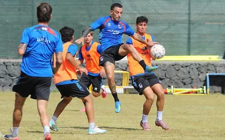Torre del Grifo aperto alla stampa: Catania prova il 3-4-2-1 in vista di Altamura
