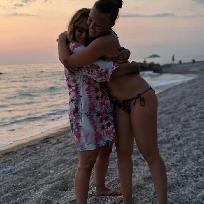 Nicoletta Mantovani con la figlia Alice Pavarotti