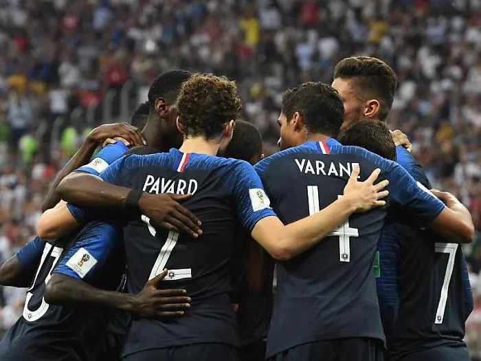 epa06890878 French players react after the 2-1 by penalty during the FIFA World Cup 2018 final between France and Croatia in Moscow, Russia, 15 July 