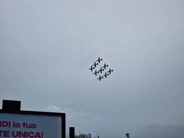 f3