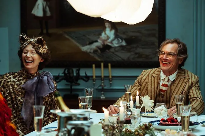 IWP_THEEND_3_Tilda-Swinton-Michael-Shannon_Felix-Dickinson_courtesyNEON