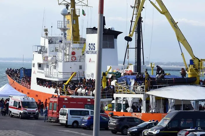 Indumenti potenzialmente contaminati da virus e garze intrise di sangue, da Catania a Trapani i rifiuti dell'Aquarius