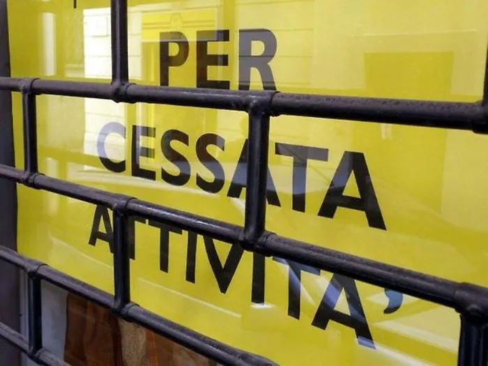Coronavirus, la rivolta dei commercianti: &laquo;Noi esclusi da riavvio, danni gravissimi&raquo;