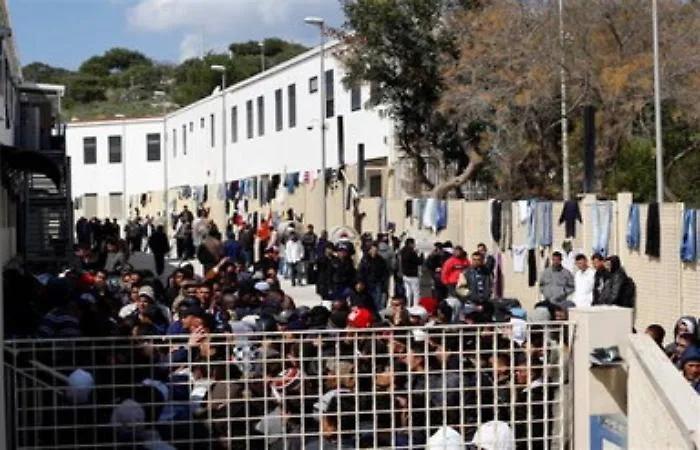 Lampedusa, il garante dei detenuti: &laquo;Inaccettabile la situazione dell'hotspot&raquo;