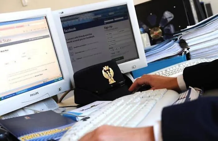 Cyberbullismo, iscrive coetanea su sito hard: 14enne ammonita