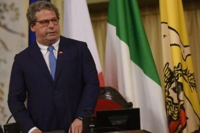 Covid, vaccino per i deputati Ars: lo "scatto" di Gianfranco Miccich&egrave;