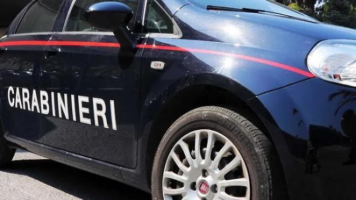 &laquo;Perch&eacute; mi hai lasciato?&raquo; e lei gli presenta il nuovo fidanzato: due arresti per rissa