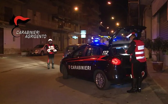 Agrigento, investe ragazza e fugge