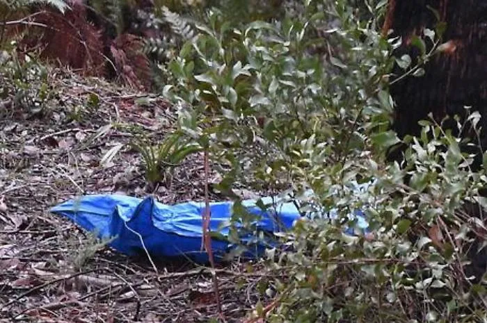 Si infittisce il mistero del cadavere trovato nel sacco: rilievi in casa a Carlentini