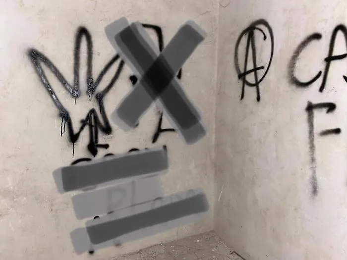 Noto, scritte antisemite sulle pareti di una sede scout