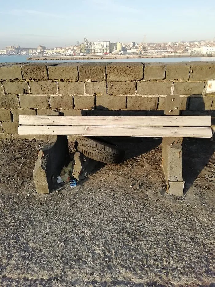 Catania: scempio al porto.