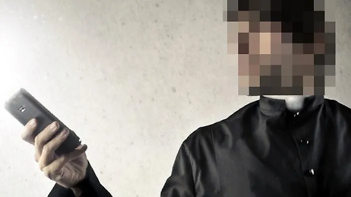 Patern&ograve;, &laquo;Se non paghi ti denuncio al vescovo e alle Iene&raquo;
Estorsione a sfondo sessuale a danno di un sacerdote