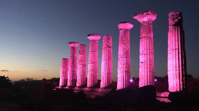 Tempio della Concordia in rosa per San Valentino