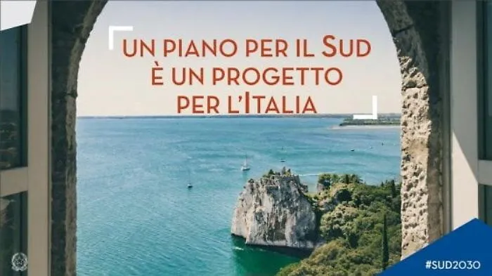 Il Piano per Sud ha sulla copertina il Golfo di Trieste