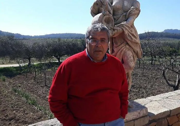 Tot&ograve; Cuffaro, il "vasa vasa" ai tempi del Coronavirus e quell'appello sulle carceri