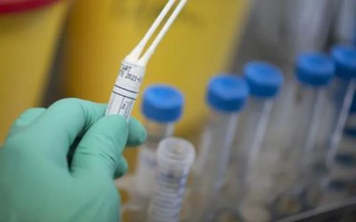 Coronavirus, test clinici su due farmaci