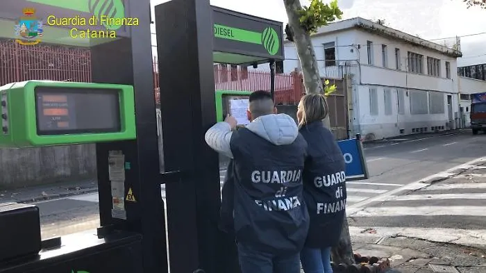 Catania, case, imprese e gioielli per 20 
mln di euro sequestrati ad imprenditore