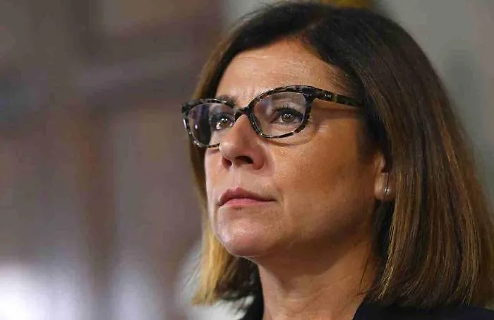 Ponte sullo Stretto, la ministra: &laquo;Basta discorsi surreali, presto risposte tecniche&raquo;