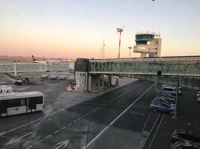 Il crollo del traffico aereo: &laquo;A Catania un disastro senza precedenti&raquo;