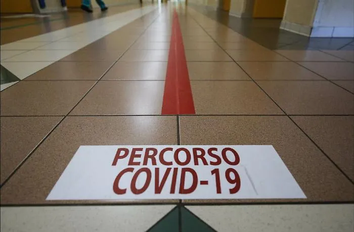 Lo studio della Fondazione Gimbe: &laquo;Il distanziamento sociale non ha ridotto i contagi&raquo;