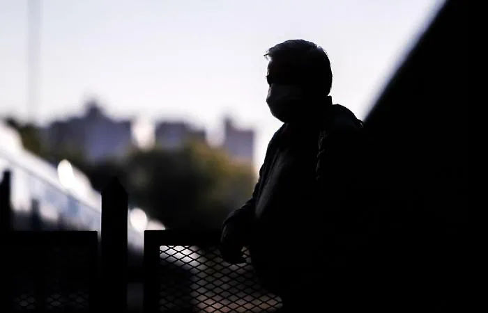 &laquo;Io, rientrato dal Nord, in isolamento da oltre 40 giorni: mi sento un carcerato&raquo;