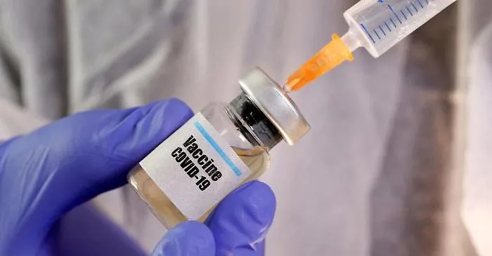 Vaccino coronavirus,  a Oxford si accelera: a dicembre primo stock