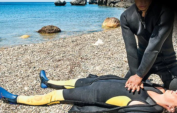 Divieto di respirazione "bocca a bocca" in caso di annegamento? &Egrave; polemica