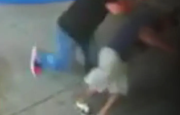 Siracusa: anziano chiede di spostare auto, 14enne gli sferra un pugno in un occhio