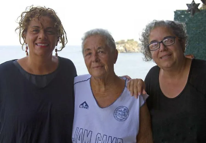 Liliana Pizzo con le figlie Donatella e Tiziana