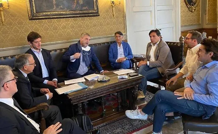 Calcio Catania, il sindaco convoca Finaria e Sigi: &laquo;Passaggio importante per la storica matricola 11700&raquo;