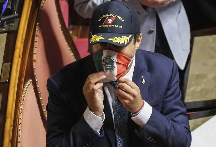 Processo a Salvini, Renzi: &laquo;Votiamo s&igrave;&raquo;. E lui: &laquo;Conte era il mio complice&raquo;