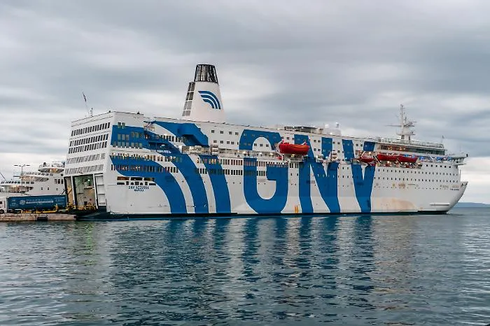 Migranti, nuova fuga (smentita) di migranti dal cpa di Porto Empedocle