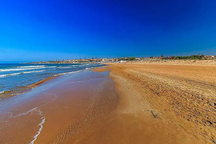 Modica, feste e bivacchi in spiaggia vietati dopo l'aumento dei casi di coronavirus