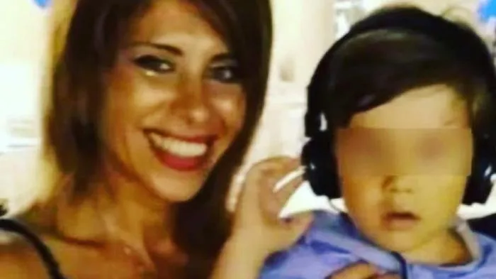 Dj scomparsa con il figlio, parla il pm: &laquo;Si &egrave; allontanata con l'aiuto di qualcuno&raquo;