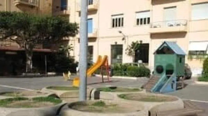 Elezioni Agrigento, il candidato sindaco, Franco Miccich&eacute;, punta sul ritorno dei giochini per i bambini in piazza Cavour