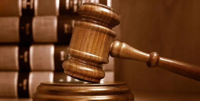 Netturbino arrestato per abusi su figliastra assolto dopo 5 anni