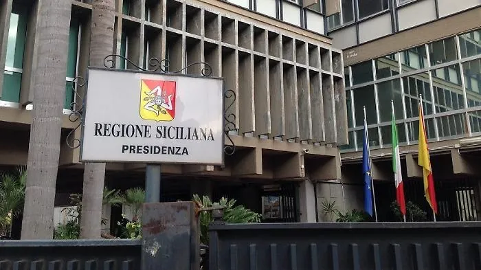&laquo;Fannulloni? Musumeci venga a vedere!&raquo;, la sfida dei Regionali di Catania