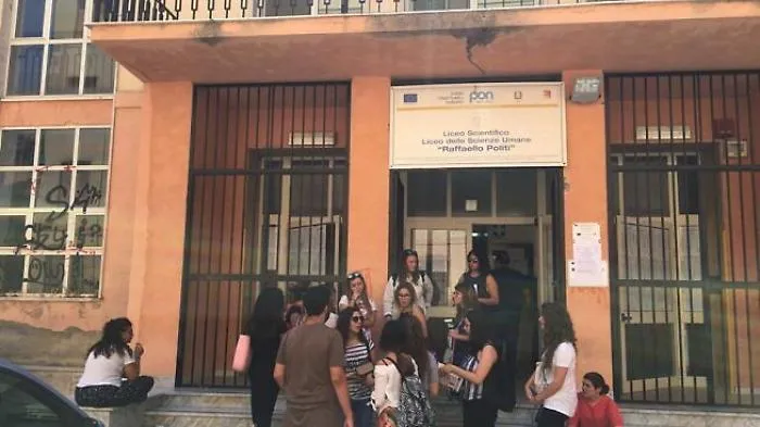 Coronavirus, due studenti e una insegnante positivi al liceo Politi di Agrigento