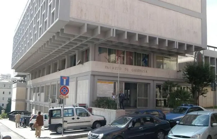 Scicli, sei mesi per minacce alla figlia della compagna: l'accusa derubricata a esercizio arbitrario delle proprie ragioni