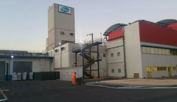 Vaccino Covid, la Pfizer di Catania potrebbe produrre le dosi per l'area mediterranea