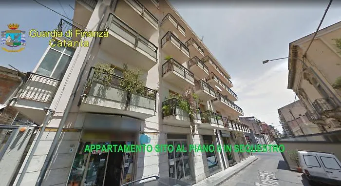 La Gdf di Catania scopre un vorticoso giro di fatture false: 4 denunce e sequestro beni