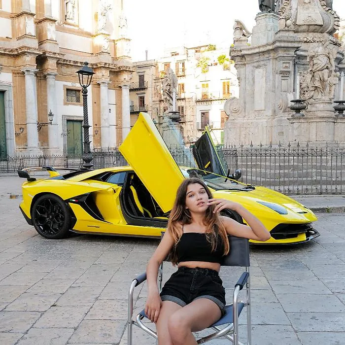 Lamborghini, Palermo e le foto di Letizia Battaglia, Orlando: &laquo;Vanno rimosse&raquo;