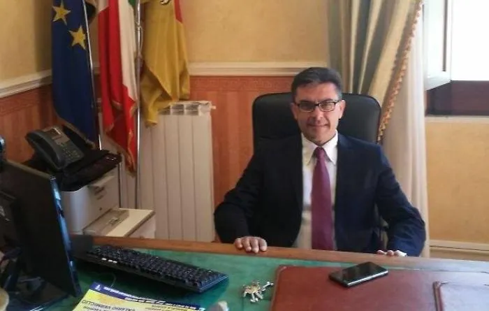 Covid, sindaco di Francavilla di Sicilia chiude scuole a tempo indeterminato