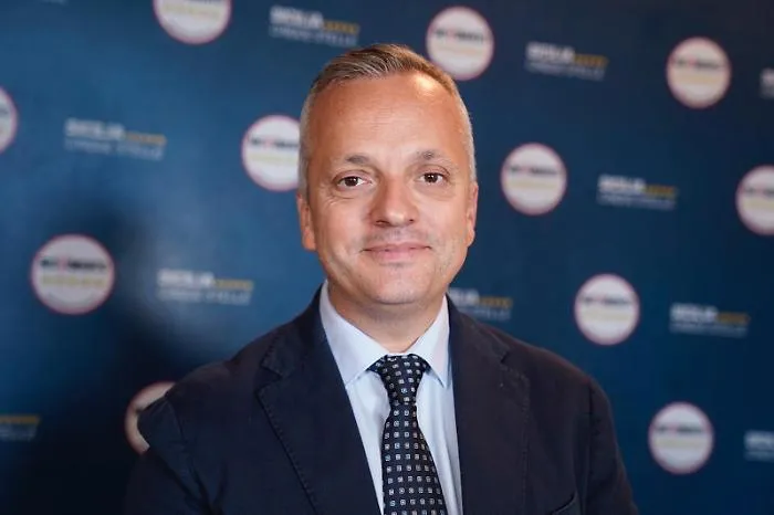 M5S all'Ars, Di Caro nuovo capogruppo, ma insorge Marano: &laquo;Basta maschietti alfa&raquo;