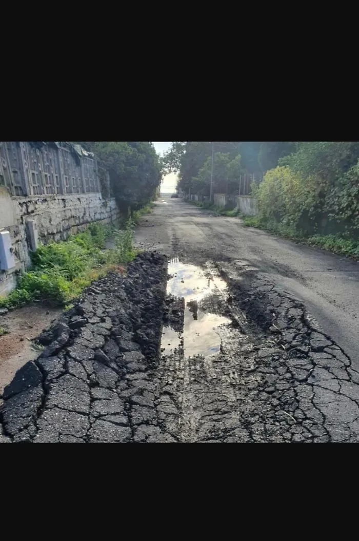 Vaccarizzo (Ct): manto stradale dissestato in via del Vischio