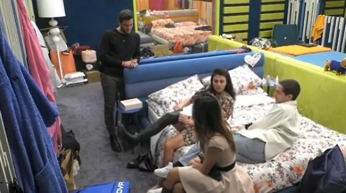 GfVip, nuovo "giallo" dentro la Casa: "Giulia chi &egrave; Alessio"?