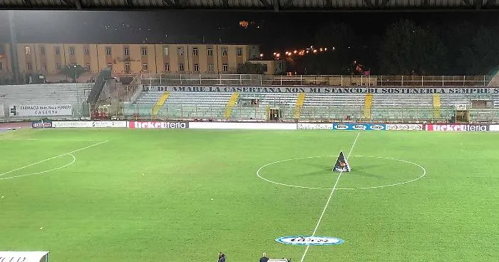 Calcio, Casertana-Catania rischia di saltare. Rubate nella notte maglie e scarpe ai giocatori campani