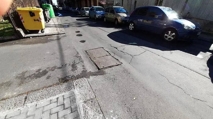 Catania: botola TELECOM con segni di cedimento in via Ingegnere