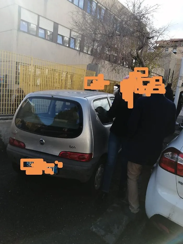 Catania: caos e incivilt&agrave; davanti scuola