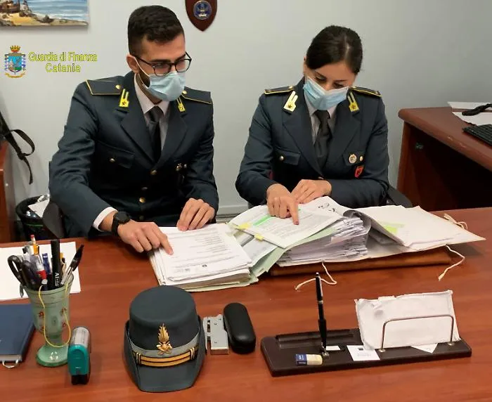 Catania, vendita non fatturate e lavoratori in nero: societ&agrave; nei guai